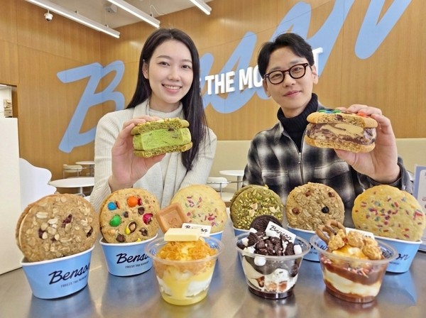 압구정 벤슨 크리머리 서울 매장에서 신제품을 소개하는 모델들의 모습 