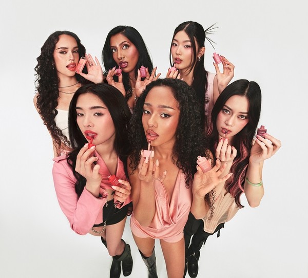 라네즈가 글로벌 걸그룹 캣츠아이를 새로운 글로벌 앰버서더로 선정했다