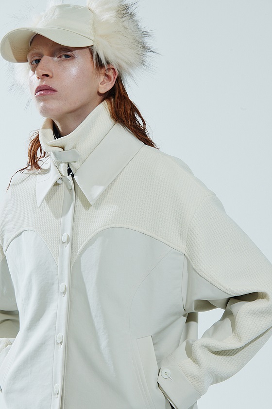 LIE(라이)가 26FW 시즌을 통해 프리미엄 아웃도어 브랜드 인수스와의 협업을 3번째 시즌으로 이어간다.고 밝혔다