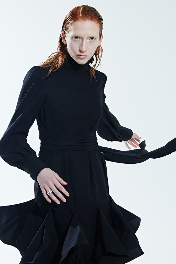 LIE(라이)가 26FW 시즌을 통해 프리미엄 아웃도어 브랜드 인수스와의 협업을 3번째 시즌으로 이어간다.고 밝혔다