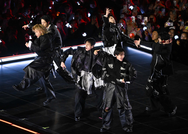 그룹 방탄소년단(BTS)이 정규 5집 '아리랑'(ARIRANG) 발매를 기념해 열린 무료 공연 'BTS 컴백 라이브: 아리랑'이 21일 서울 광화문 광장에서 펼쳐졌다(사진 = 공동취재단)