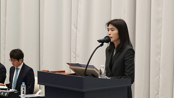 △26일 제주특별자치도 본사에서 열린  카카오  제31기 정기 주주총회에서 발언하고 있는  정신아 대표