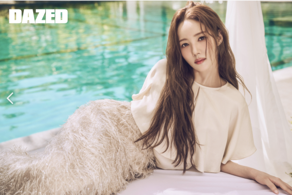  tvN 드라마 '세이렌'으로 화려하게 귀환한 배우 박민영이 매거진 데이즈드 4월 호를 통해 패션 화보를 선보였다