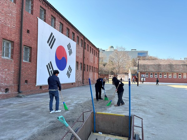 환경정비 모습(사진 = 서울 서대문구도시관리공단)